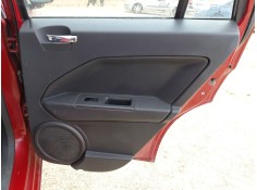 Recambio de guarnecido puerta trasera derecha para dodge caliber 2.0 crd referencia OEM IAM   