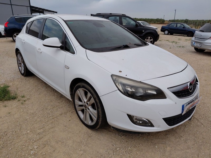 opel astra j (p10) del año 2010
