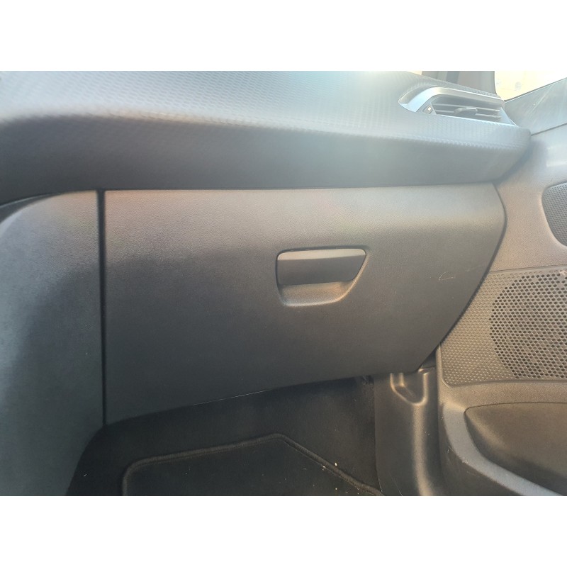 Recambio de guantera para peugeot 208 allure referencia OEM IAM   