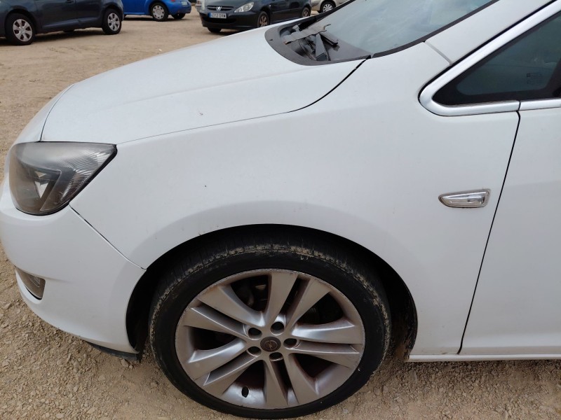 Recambio de aleta delantera izquierda para opel astra j (p10) 1.6 (68) referencia OEM IAM   
							