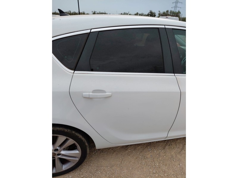 Recambio de puerta trasera derecha para opel astra j (p10) 1.6 (68) referencia OEM IAM   
							