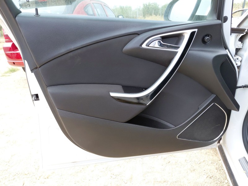 Recambio de guarnecido puerta delantera izquierda para opel astra j (p10) 1.6 (68) referencia OEM IAM   
							