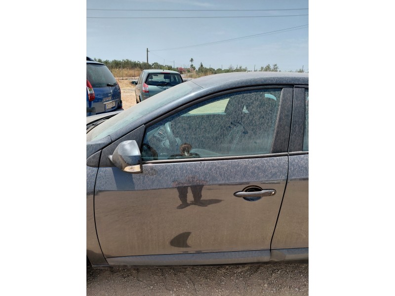 Recambio de puerta delantera izquierda para renault megane iii hatchback (bz0/1_, b3_) 1.5 dci referencia OEM IAM   