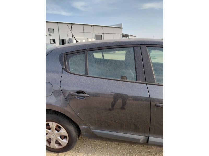 Recambio de puerta trasera derecha para renault megane iii hatchback (bz0/1_, b3_) 1.5 dci referencia OEM IAM   