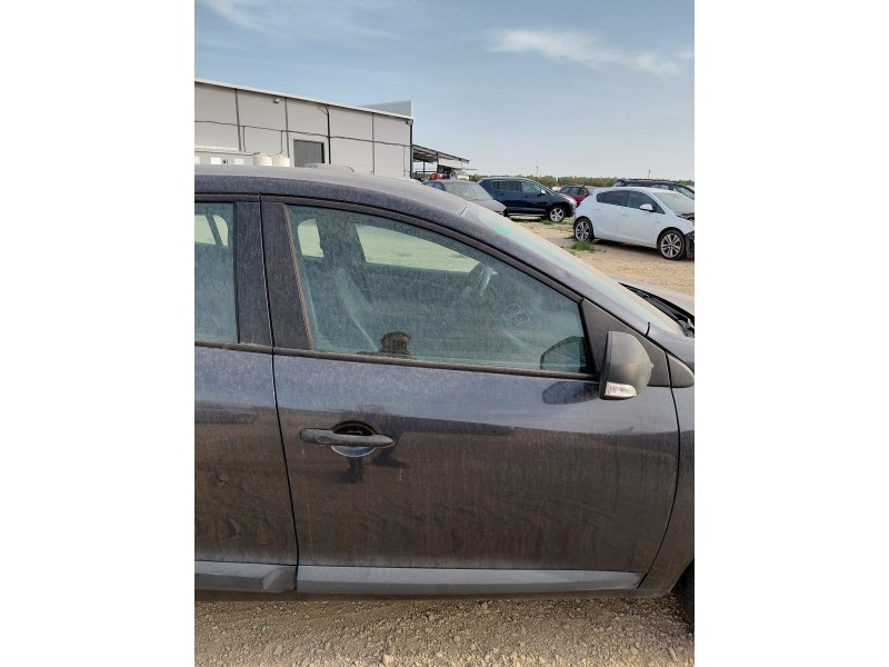 Recambio de puerta delantera derecha para renault megane iii hatchback (bz0/1_, b3_) 1.5 dci referencia OEM IAM   