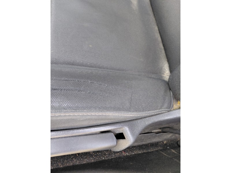 Recambio de asiento delantero izquierdo para renault megane iii hatchback (bz0/1_, b3_) 1.5 dci referencia OEM IAM   