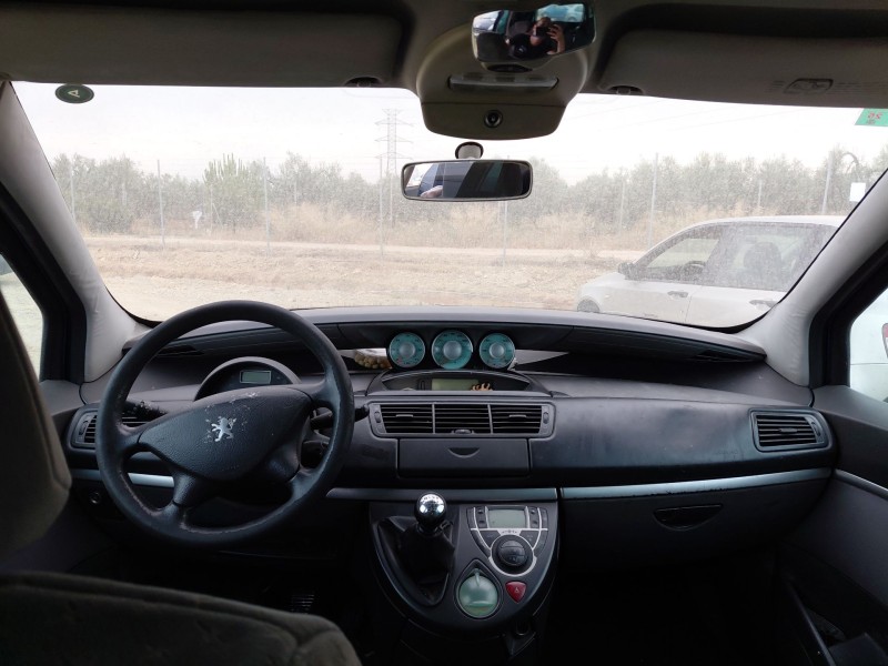 peugeot 807 (eb_) del año 2005
							