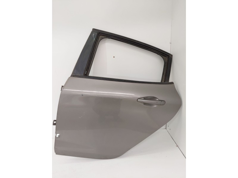 Recambio de puerta trasera izquierda para peugeot 208 1.2 12v vti referencia OEM IAM   