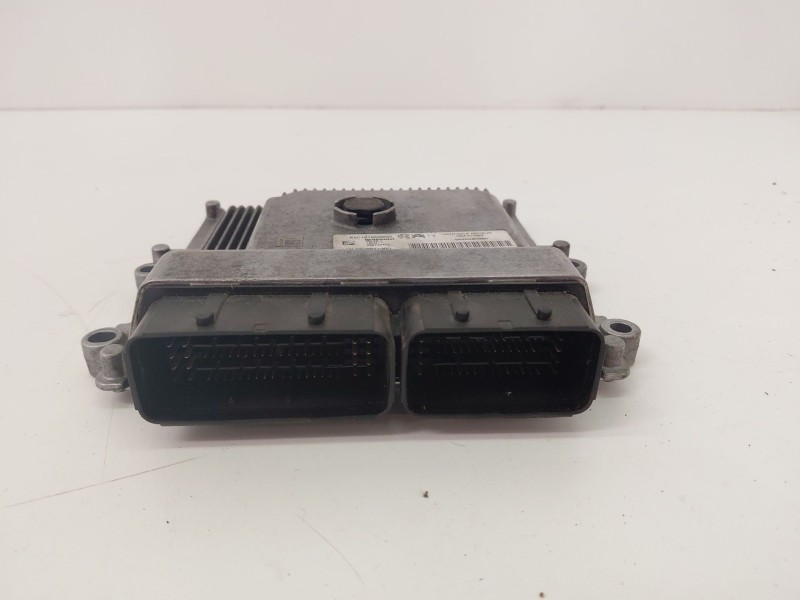 Recambio de centralita motor uce para citroën c4 picasso rip curl referencia OEM IAM 9826380880  