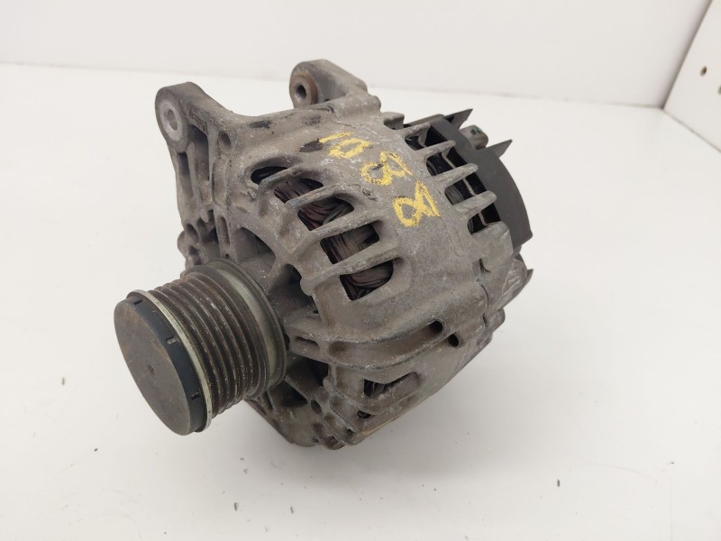 Recambio de alternador para renault captur 1.5 dci diesel fap energy referencia OEM IAM 231007865R  