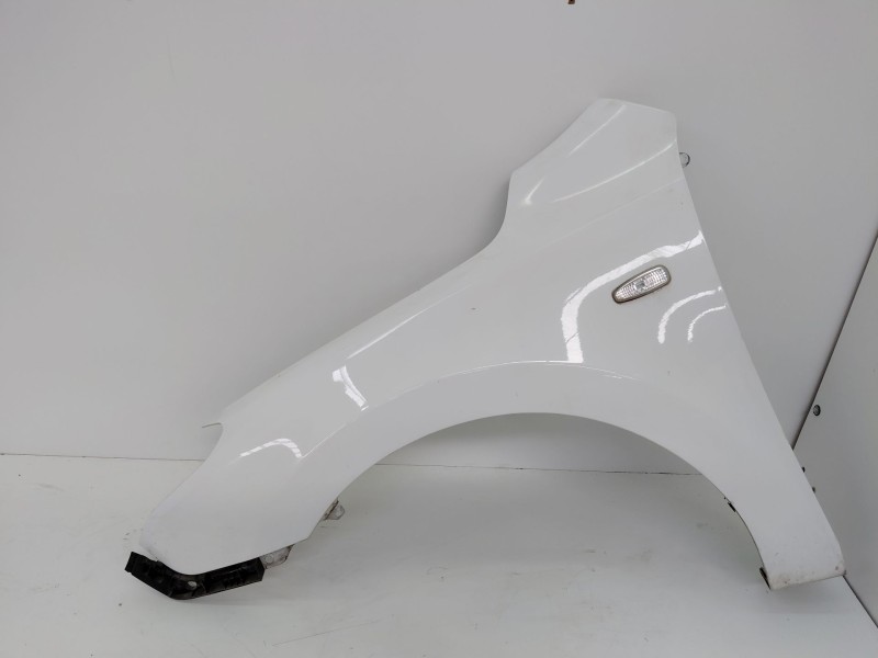 Recambio de aleta delantera izquierda para hyundai i30 1.6 crdi 90 cv referencia OEM IAM   