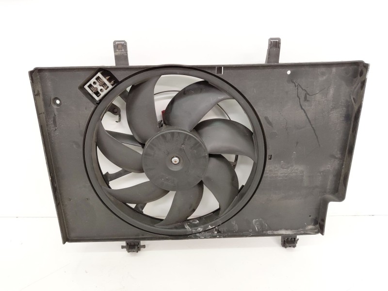 Recambio de electroventilador para ford fiesta (cb1) titanium referencia OEM IAM 8V518C607CL  
