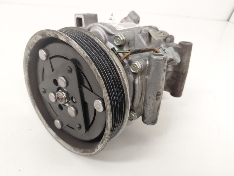 Recambio de compresor aire acondicionado para renault clio grandtour authentique referencia OEM IAM 8200953359  