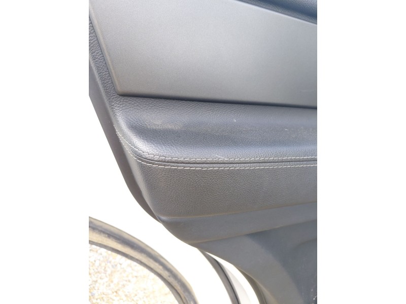 Recambio de guarnecido puerta trasera izquierda para land rover discovery iv (l319) 2.7 td 4x4 referencia OEM IAM   
							