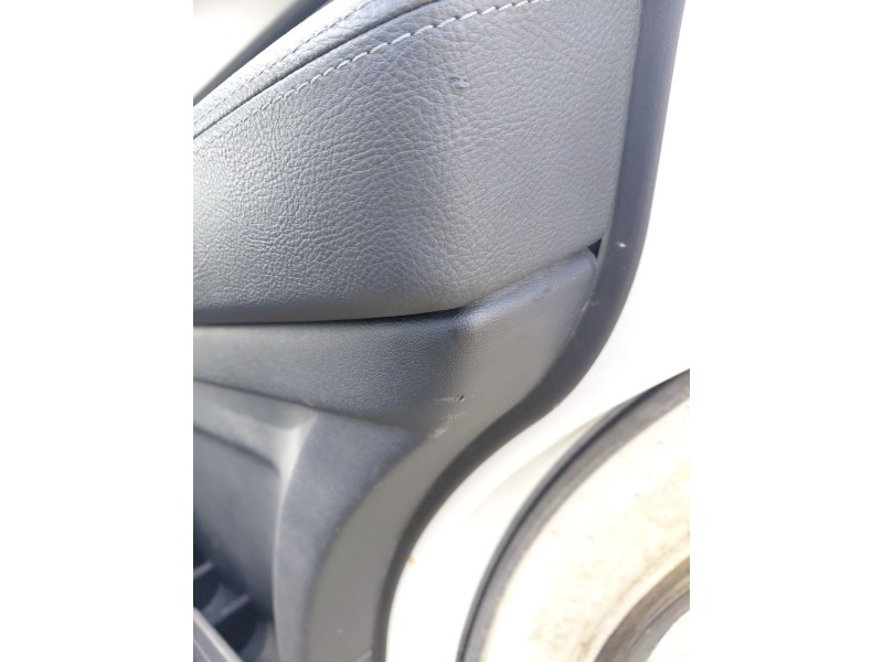 Recambio de guarnecido puerta trasera derecha para land rover discovery iv (l319) 2.7 td 4x4 referencia OEM IAM   
							