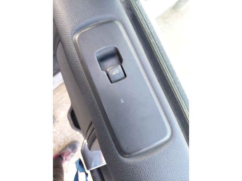 Recambio de mando elevalunas trasero derecho para land rover discovery iv (l319) 2.7 td 4x4 referencia OEM IAM   
							