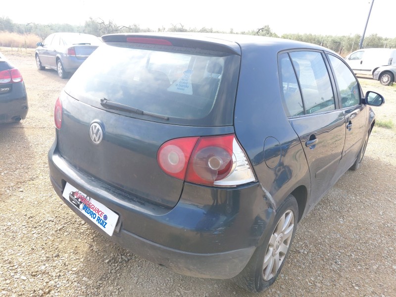 volkswagen golf v (1k1) del año 2004
							