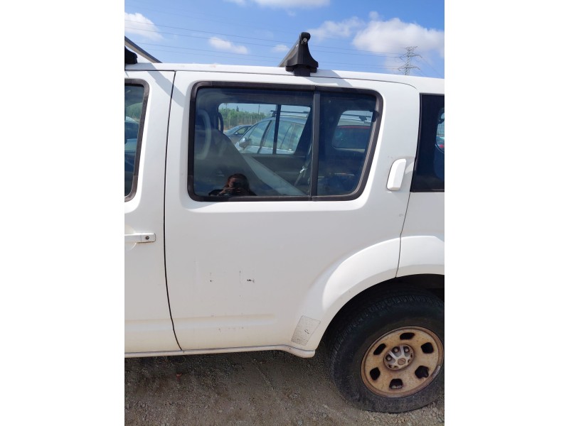 Recambio de puerta trasera izquierda para nissan pathfinder iii (r51) 2.5 dci 4wd referencia OEM IAM   