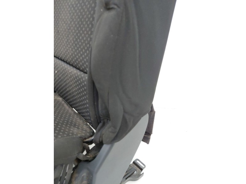 Recambio de asiento trasero medio para toyota verso advance referencia OEM IAM   
							