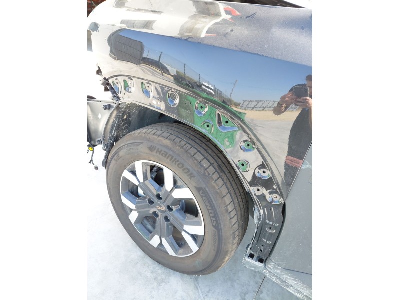 Recambio de aleta delantera izquierda para dacia duster (pym/pyn) duster referencia OEM IAM   