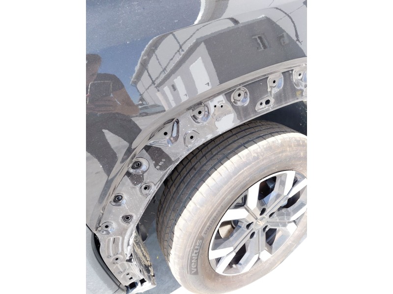 Recambio de aleta delantera derecha para dacia duster (pym/pyn) duster referencia OEM IAM   
							