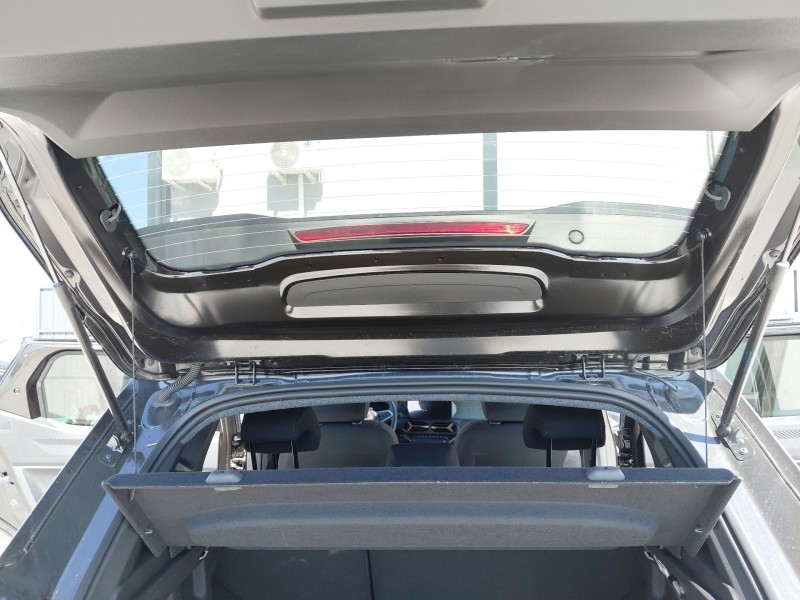 Recambio de bandeja trasera para dacia duster (pym/pyn) duster referencia OEM IAM   
							