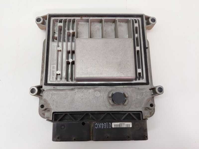 Recambio de centralita motor uce para hyundai i30 1.4 cat referencia OEM IAM 391122B102  