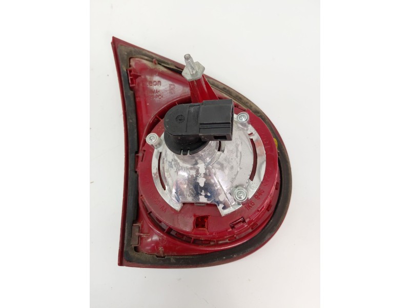 Recambio de piloto trasero derecho interior para volkswagen golf v berlina (1k1) 1.9 tdi referencia OEM IAM   
							