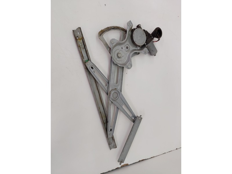 Recambio de elevalunas delantero derecho para toyota auris 1.4 turbodiesel cat referencia OEM IAM   