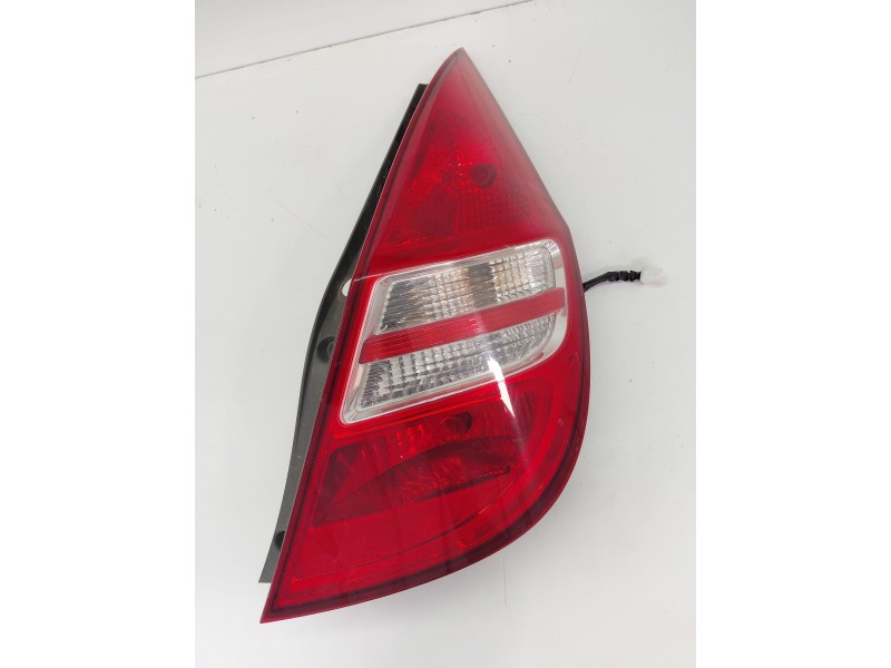 Recambio de piloto trasero derecho para hyundai i30 1.4 cat referencia OEM IAM 924022R0  