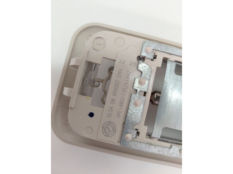 Recambio de luz interior para fiat 500 312 referencia OEM IAM 08896002  