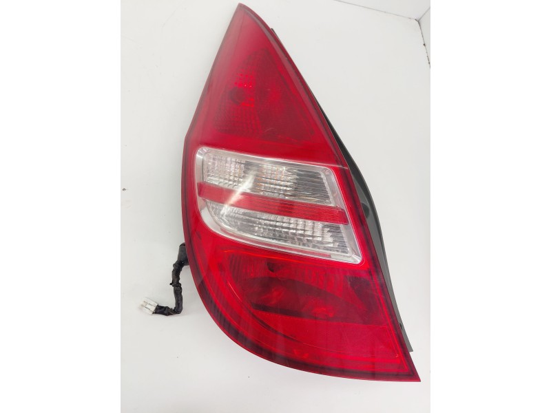 Recambio de piloto trasero izquierdo para hyundai i30 1.4 cat referencia OEM IAM 924012R0  