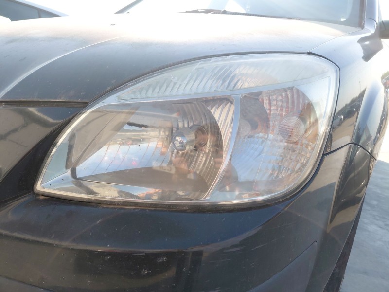 Recambio de faro izquierdo para kia rio ii (jb) 1.5 crdi referencia OEM IAM   
							