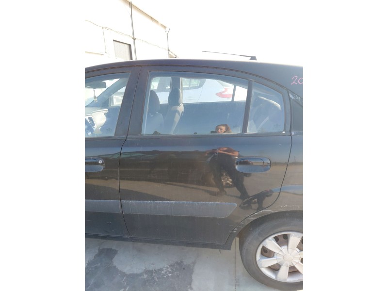 Recambio de puerta trasera izquierda para kia rio ii (jb) 1.5 crdi referencia OEM IAM   