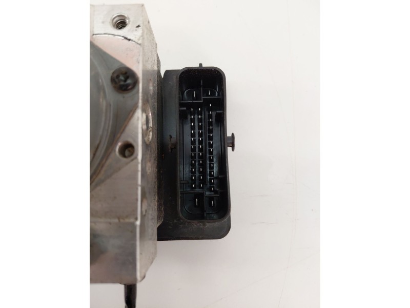 Recambio de abs para hyundai i20 essence referencia OEM IAM 58900C8390  
							