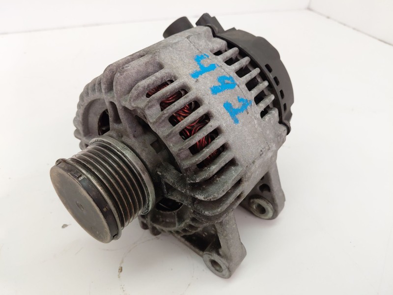 Recambio de alternador para peugeot 208 1.2 12v vti referencia OEM IAM 9688237380  