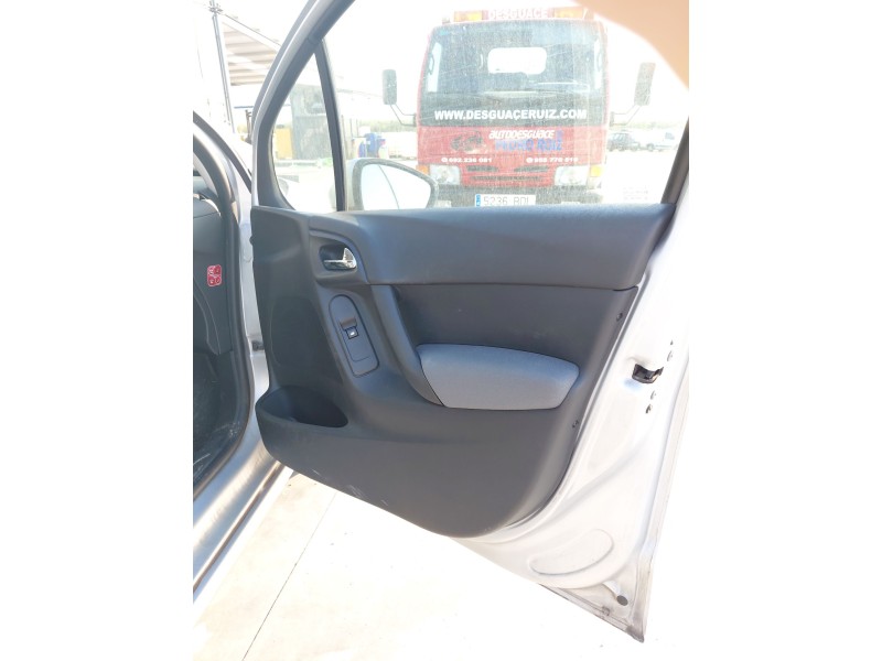 Recambio de guarnecido puerta delantera derecha para citroën c3 ii (sc_) 1.1 i referencia OEM IAM   
							