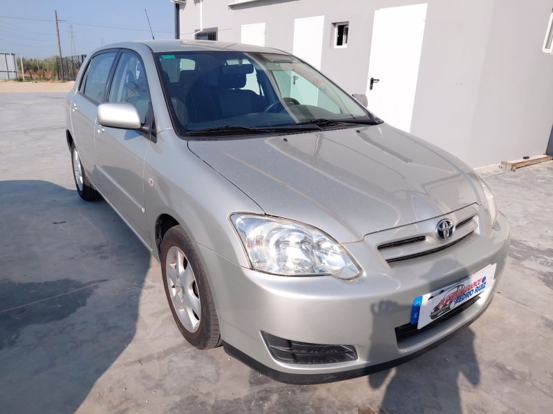 toyota corolla (_e12_) del año 2006