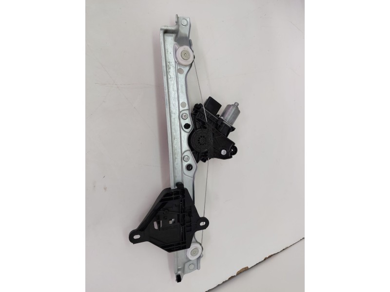 Recambio de elevalunas trasero izquierdo para dacia duster (pym/pyn) duster referencia OEM IAM 827213136R  
							