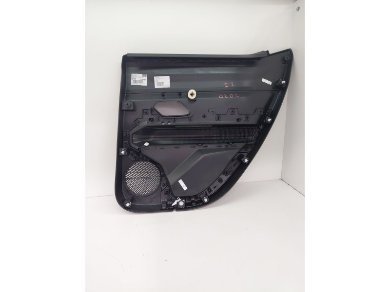 Recambio de guarnecido puerta trasera izquierda para dacia duster (pym/pyn) duster referencia OEM IAM   
							