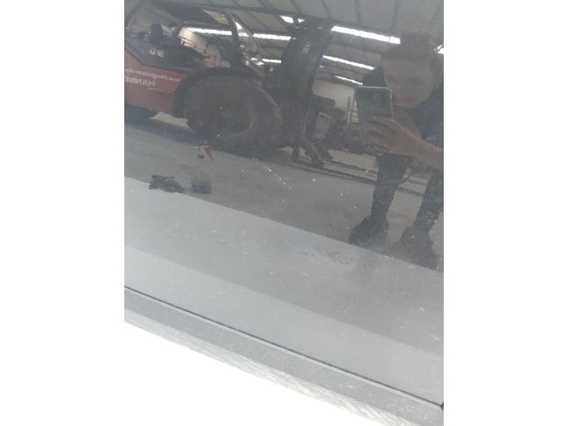 Recambio de puerta delantera derecha para dacia duster (pym/pyn) duster referencia OEM IAM   