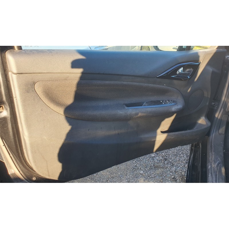 Recambio de guarnecido puerta delantera izquierda para citroen ds3 1.6 hdi fap referencia OEM IAM   