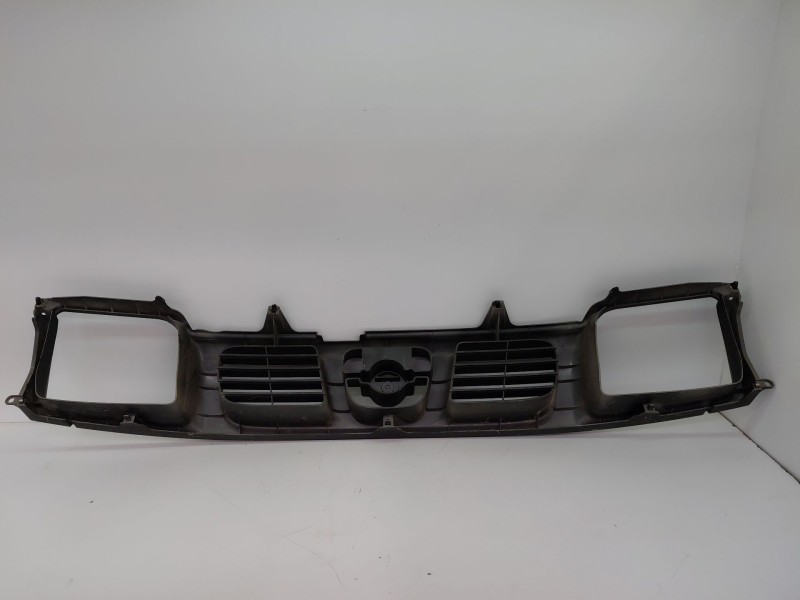 Recambio de calandra delantera de radiador para nissan navara (d22) 2.5 d 4x4 referencia OEM IAM   
							