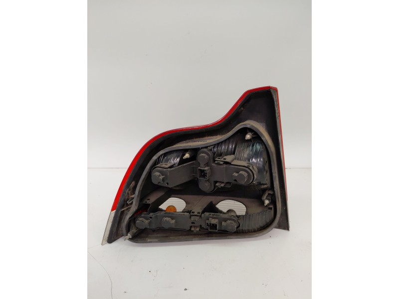Recambio de piloto trasero derecho para volvo s60 berlina 2.4 cat referencia OEM IAM 8664082  
							
