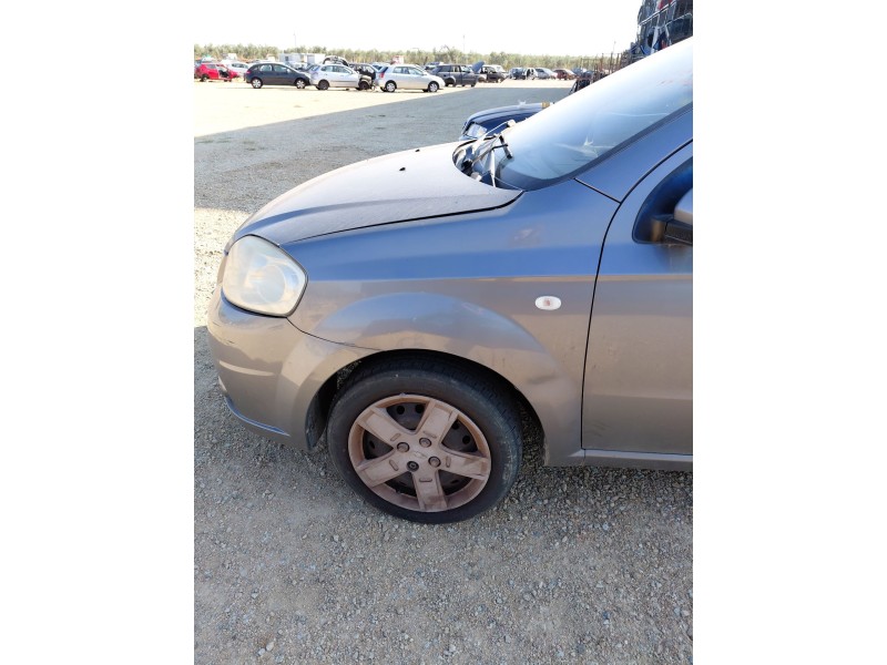 Recambio de aleta delantera izquierda para chevrolet aveo / kalos sedán (t250, t255) 1.4 referencia OEM IAM   