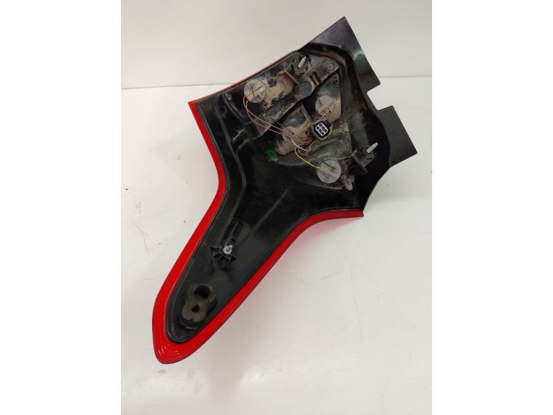 Recambio de piloto trasero izquierdo para ford focus iii 1.0 ecoboost referencia OEM IAM BM5113405AK  