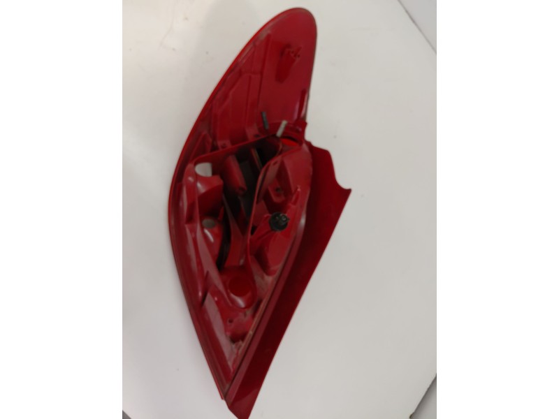 Recambio de piloto trasero derecho para peugeot 207 1.4 hdi fap referencia OEM IAM 968656598000  