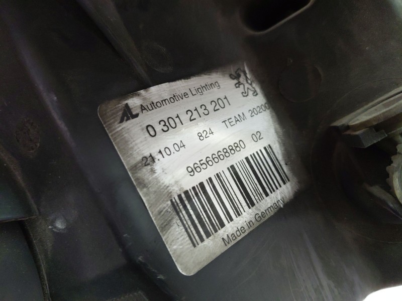 Recambio de faro izquierdo para peugeot 407 st confort referencia OEM IAM 9656668880  
							