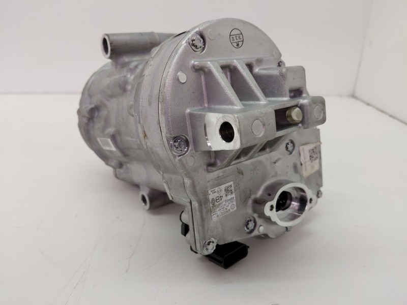 Recambio de compresor aire acondicionado para dacia duster (pym/pyn) duster referencia OEM IAM 926003211R 0424002320 
							