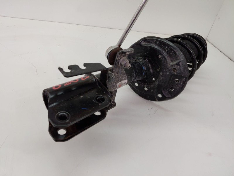 Recambio de amortiguador delantero derecho para dacia duster (pym/pyn) duster referencia OEM IAM 543028378R  